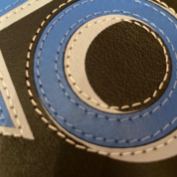 New Michael Kors Wallet - Picture 8 of 8